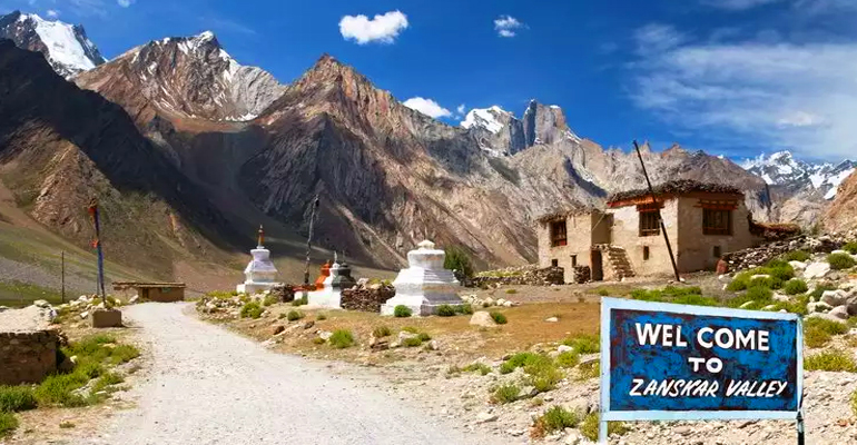 Ladakh & Kashmir With Zanskar Valley